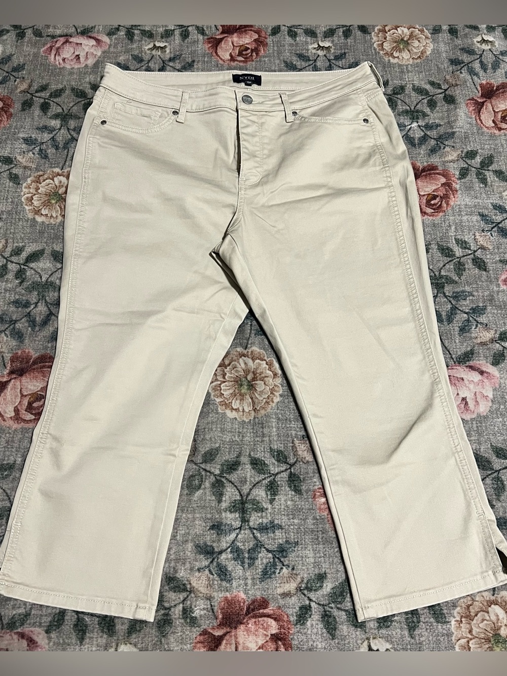 NWOT NYDJ Capri (LiftxTuck Technology) - Sand Size 12P